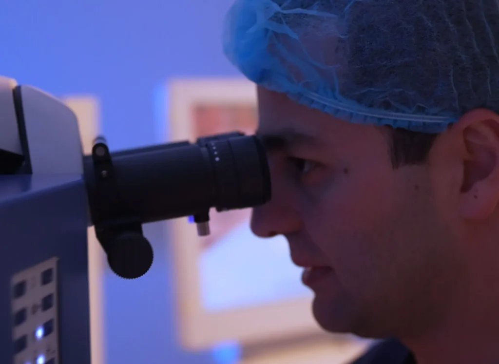 What Happens During LASIK Surgery? 1 What Happens During LASIK Surgery